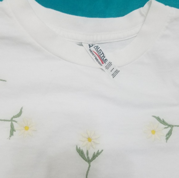 ⚠️flash sale⚠️ Brandy Melville daisy tee - Picture 3 of 6